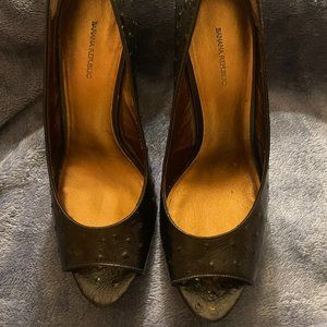 Banana Republic Black Leather Ostrich Heel
